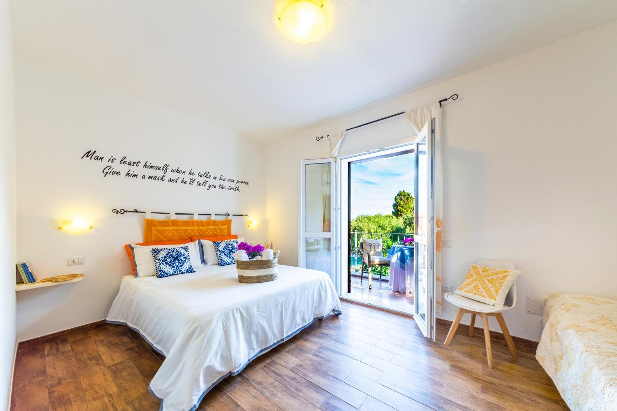 Le Maschere B&B Santa Teresa Gallura Exteriör bild