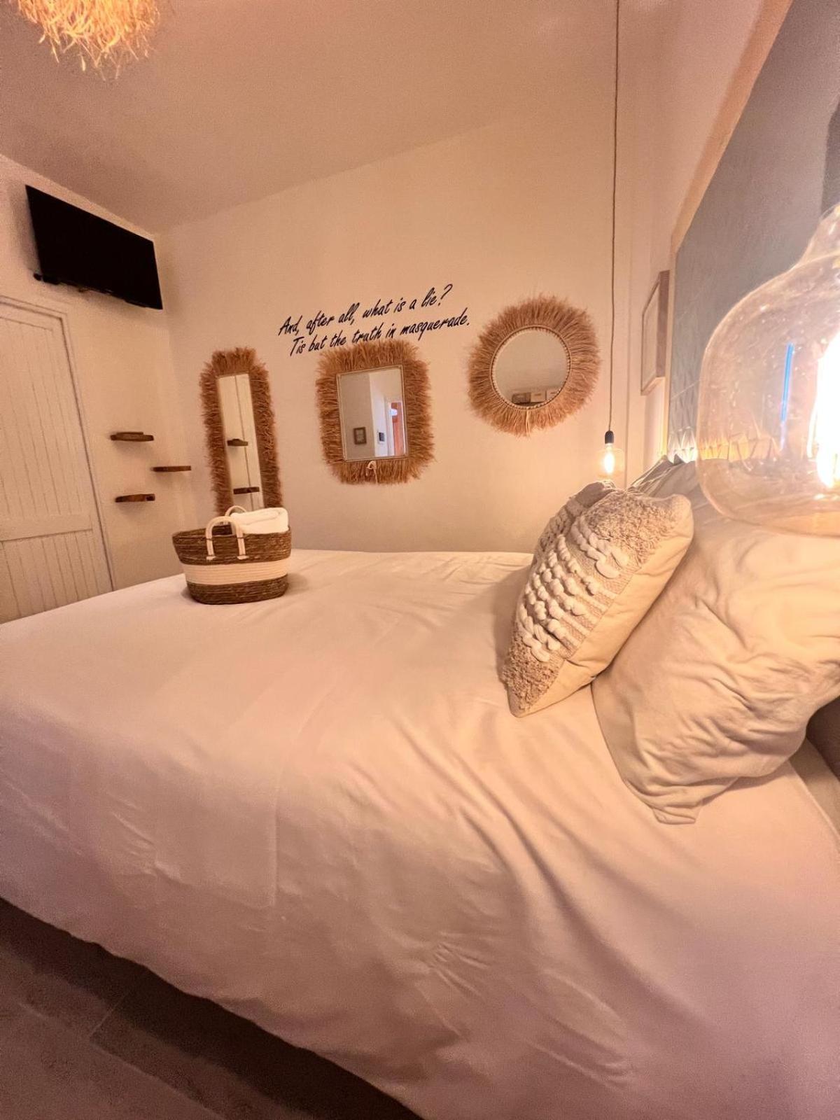 Le Maschere B&B Santa Teresa Gallura Exteriör bild